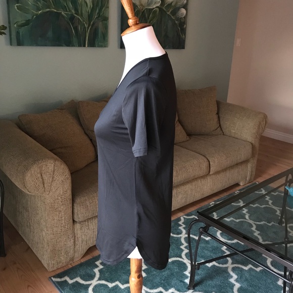 Black polyester top super stretchy and a bit shiny - Picture 3 of 4